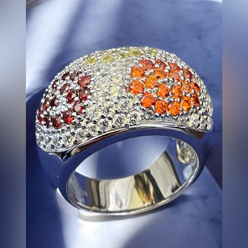 Silver Dome Ring w/ sparking  Zircon & CZ, 6 g